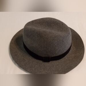 Niko and... Wool hat